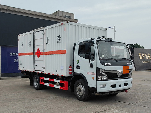東風(fēng)福瑞卡易燃?xì)怏w廂式運輸車
